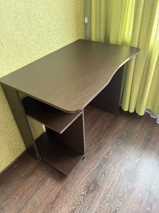 Продаются столики и стеночка