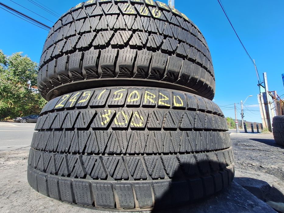 Vând 2 anvelope iarna 245/50r20  Bridgestone 2021 Montaj Gratuit
