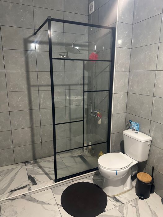 Închiriez garsonieră