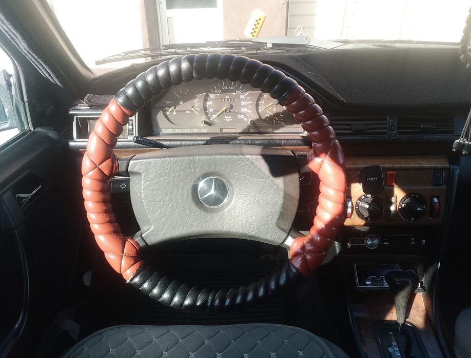 Мерседес бенс 124