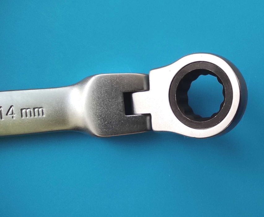 Професионален комплект звездогаечни ключове с тресчотка и чупеща глава