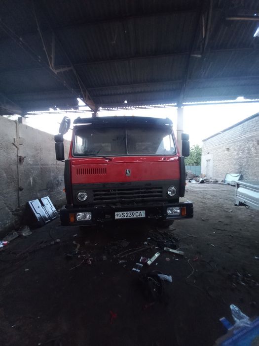 Kamaz tegach sotiladi