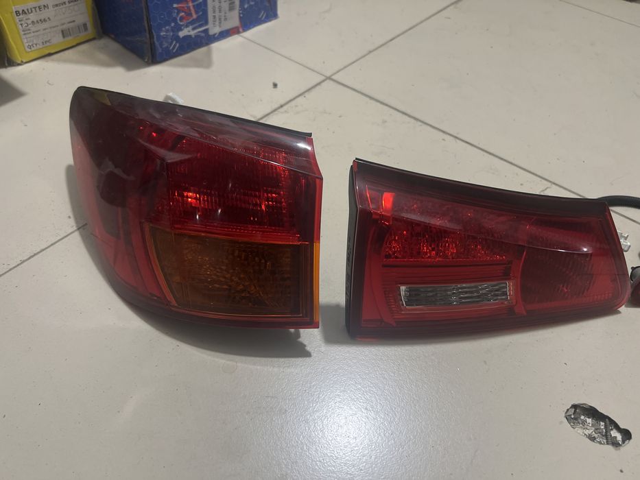 Фонарь заднии is250 Lexus