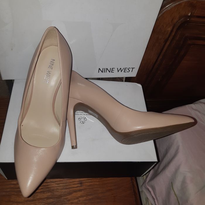 Pantofi  cu toc din piele naturală Nine West