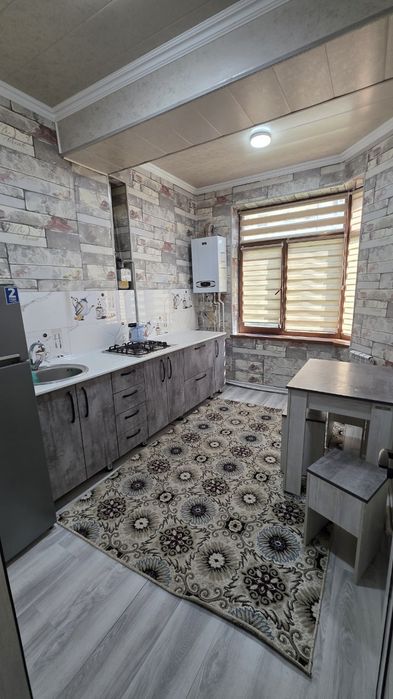 Tinchlik plaza oldida