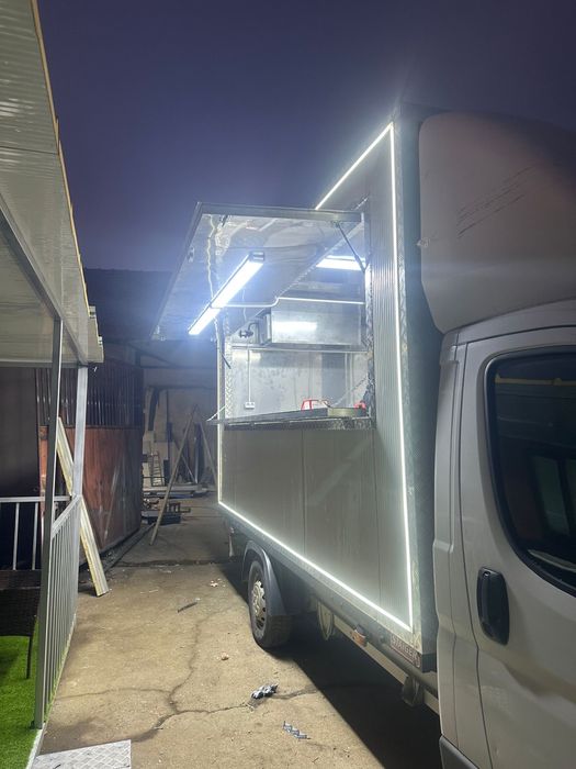 Изработка на каравани и търговски фургони за бързо хранене