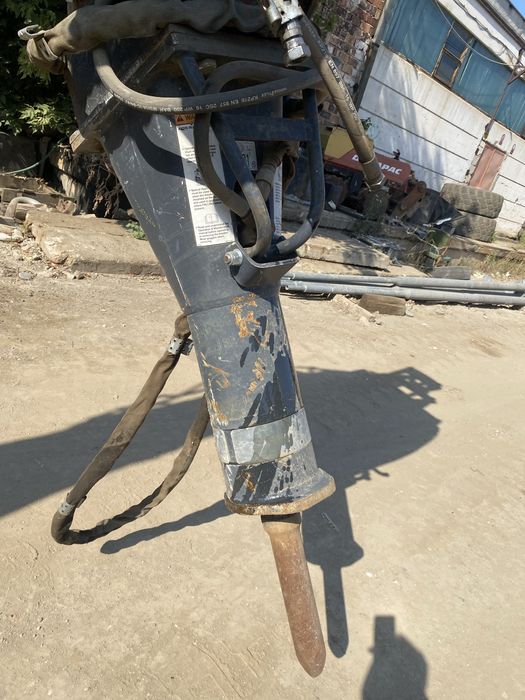 Vand picon buldoexcavator închiriez buldoexcavator