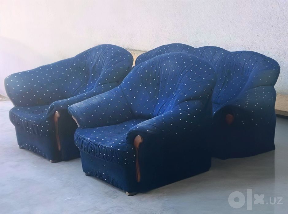 Продаётся уютный гарнитур мягкой мебели, диван + 2 кресла!
