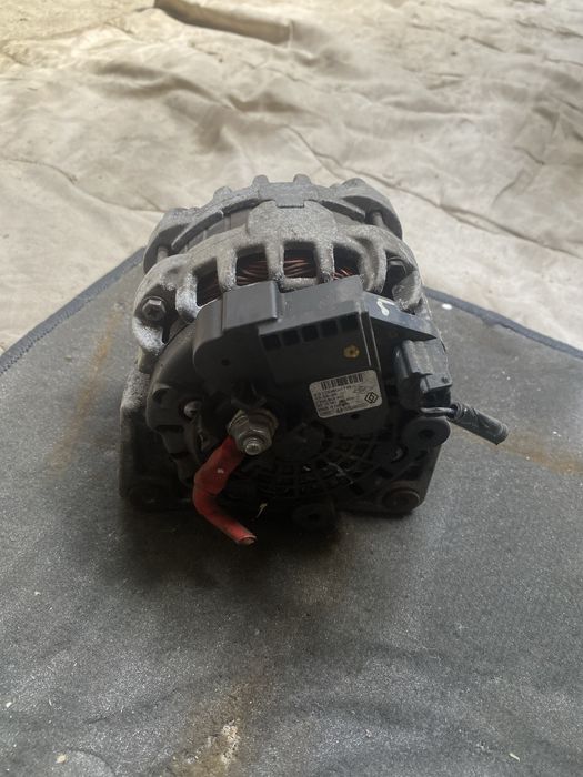 Alternator 0.9 TCE Renault Clio 4/Dacia Sandero Logan 231006007R