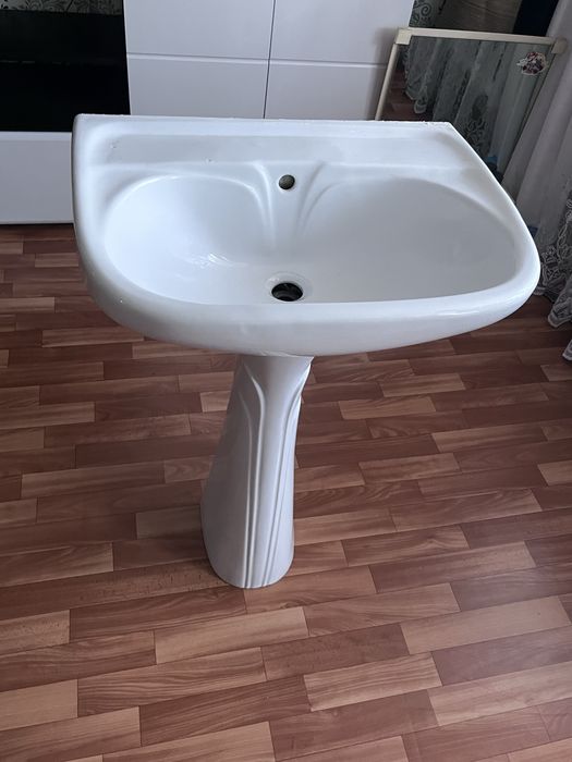 продам раковину с тумбой