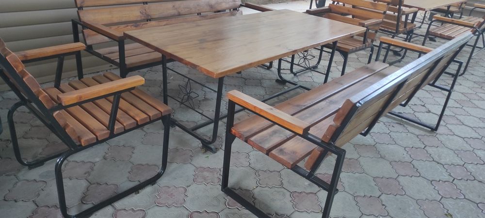 Скамейка, стол 2×1 м, 2 кресла