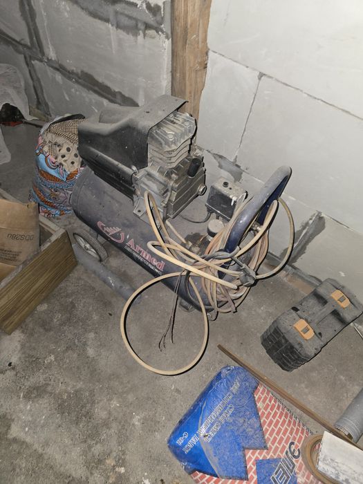 Компрессор сотилади