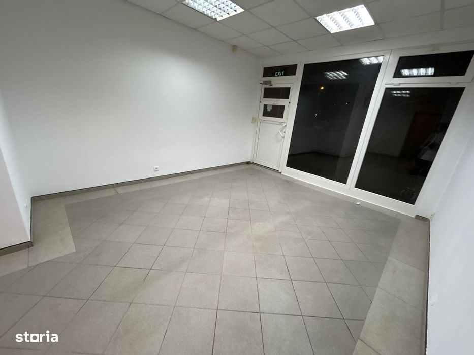 Spațiu comercial stradal de închiriat – Zona Lunei.Negociabil