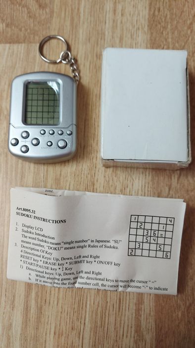 Sudoku electronic mini + Lampă de citit