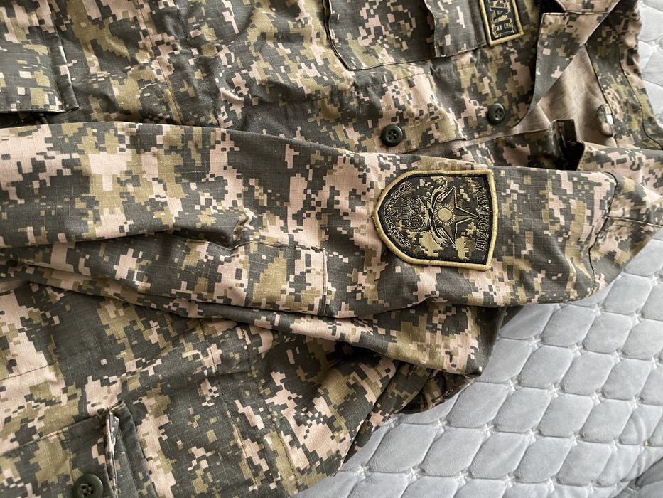 Военная форма  с Шевронами  и ремнем