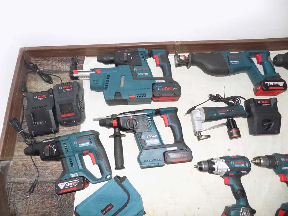 Scule 18V  Bosch  Profesionale  , perfect functionale