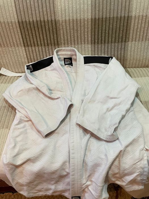 Продается кимано для -9-10-11лет