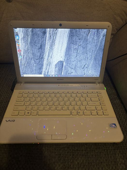 Ноутбук Sony в нормальном состоянии