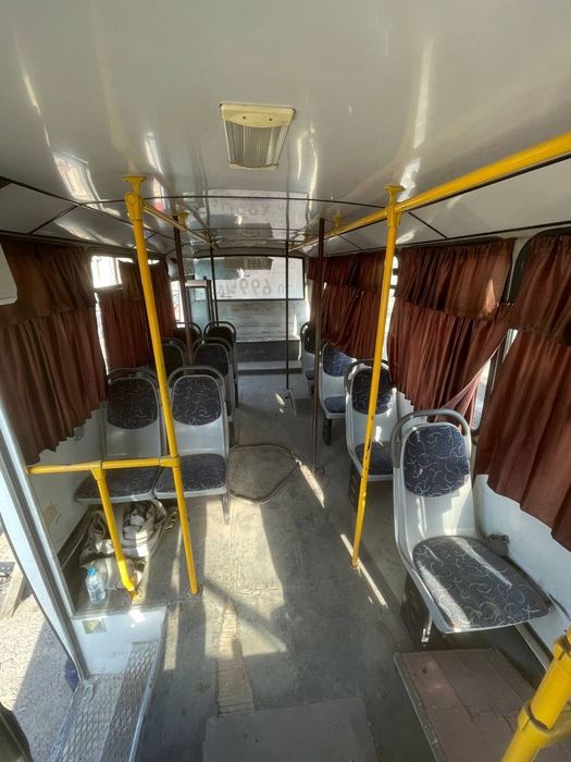 Isuzu avtobus nqr