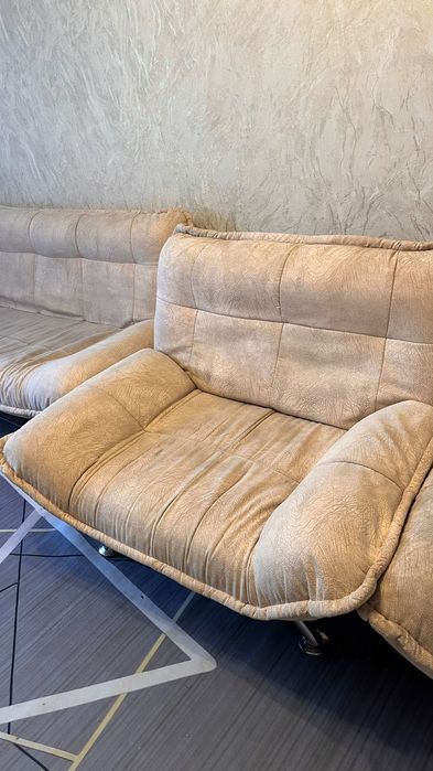 Продам диван и два кресла