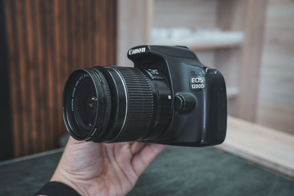 Фотоаппарат Canon EOS 1200D + 18-55mm объектив