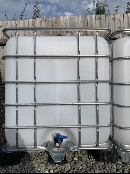 Vând butoaie 1000 de litri