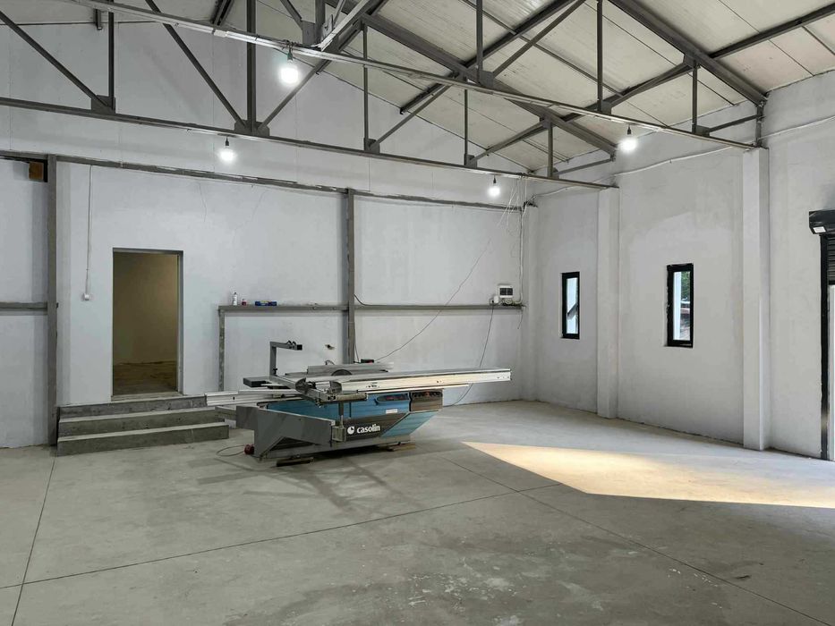 hala de inchiriat Resita