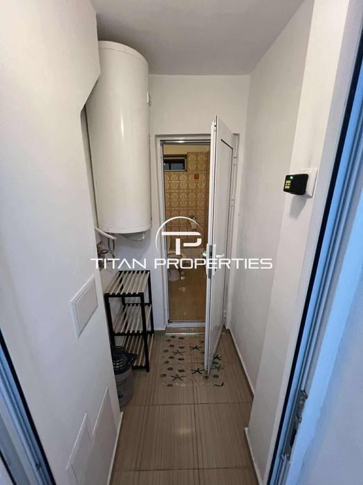 Дава се под наем Етаж от къща в Варна, Цветен квартал - 68 кв.м за 409 € - Снимка #6