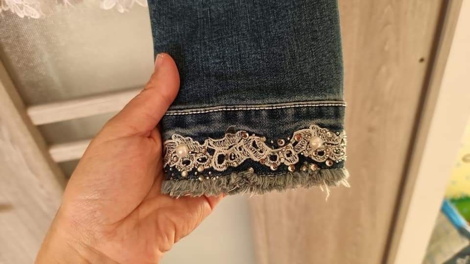 Geaca de blugi cu dantela