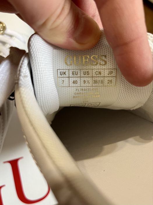 Adidasi / Sneakers Guess Racheel