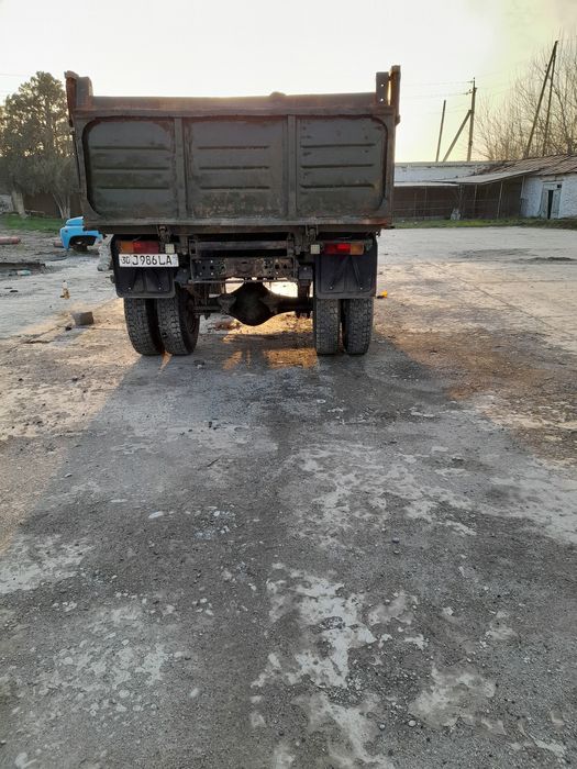 Зил самосвал сотилади