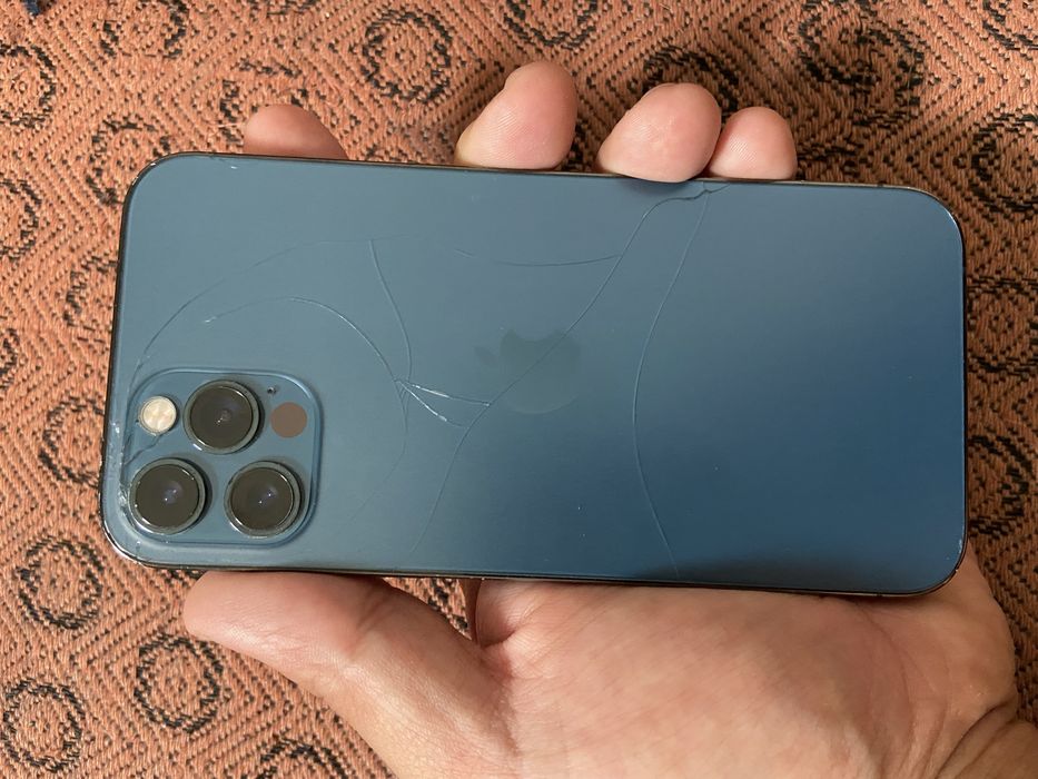 iPhone 12про 256