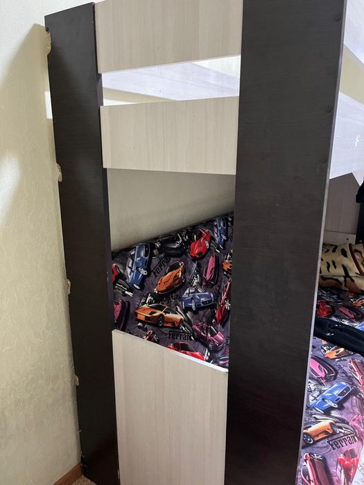 продам двухяростную кровать