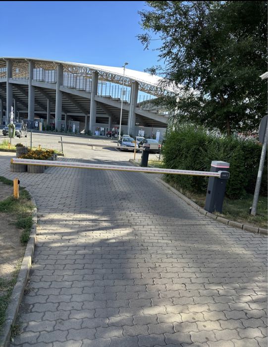 vand  loc de parcare auto