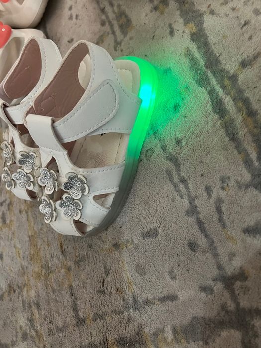 Бебешки маратонки и сандали на Nike