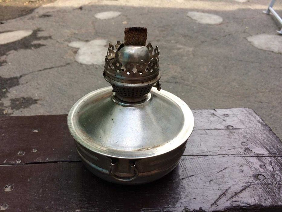 продам Керосиновую Лампу