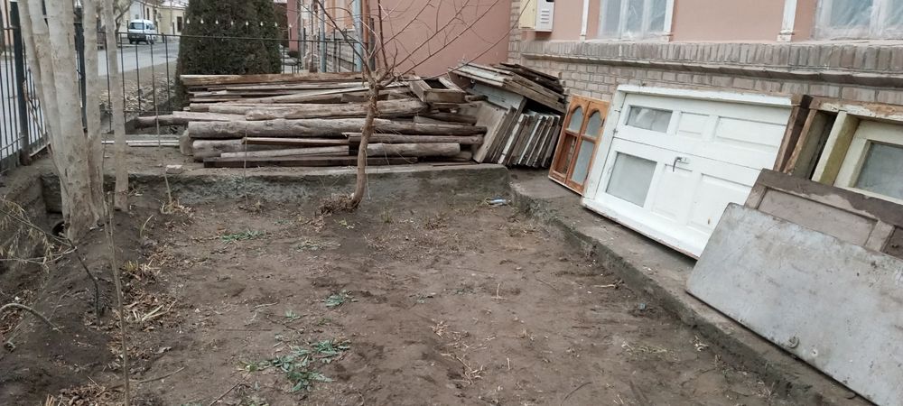 Xar xil eshik va taxta yağochlar sotiladi urganchda