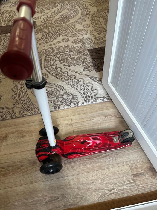 велосипед и самокат для детей