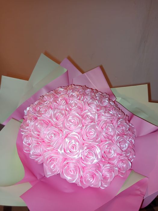 Букет из атласных роз