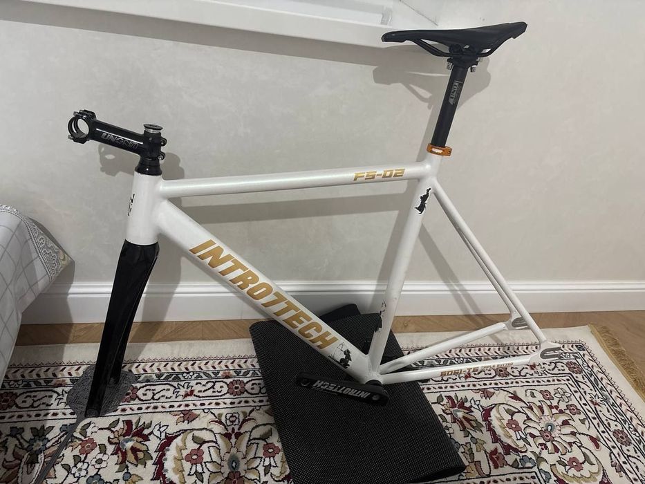 Фрейм сет или фулл Intro7tech  фикс fixed gear