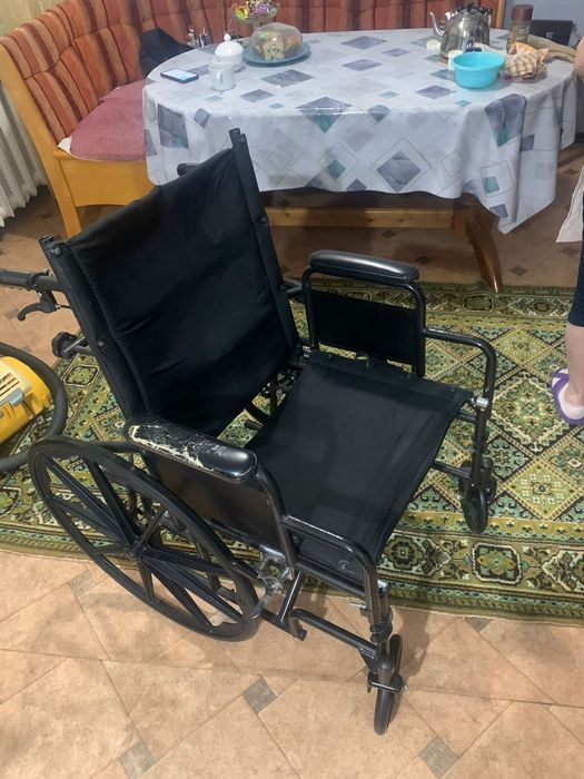 Кресло инвалидное