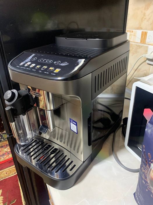 Delonghi  ( Magnifa evo)