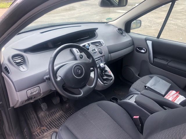 Dezmembrez Renault Scenic 1.9 diesel