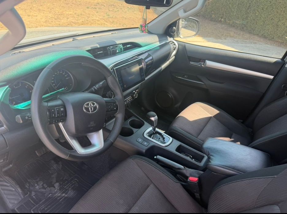 Toyota Hilux 4x4 Double Cab