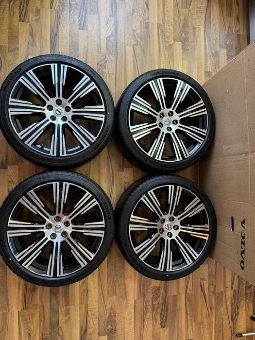 Vând set de roți NOI Volvo S90 255/35/R20. Preț 2500 euro!