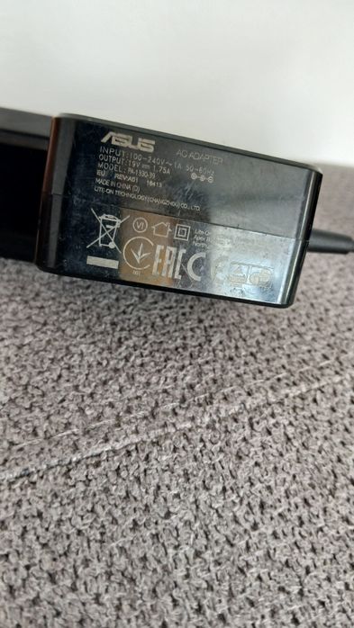 Alimentator leptop Asus