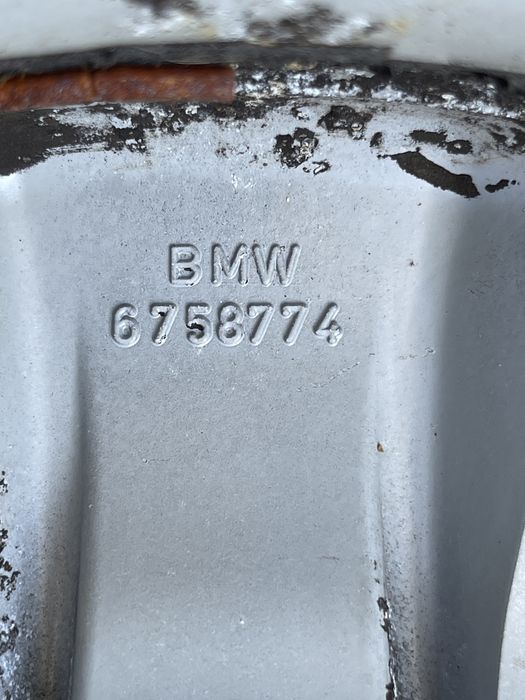 Jante aliaj BMW R16 cu anvelope de iarna 225 55 R16