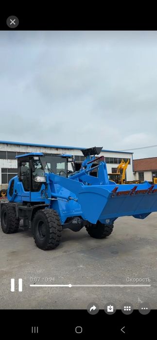 Погрузчик фронталный