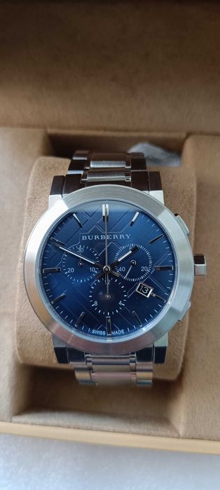Продавам нов часовник ,, Barberry "