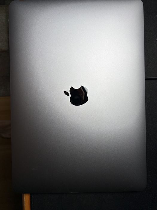 Macbook Air M1 8GB 256 Stocare